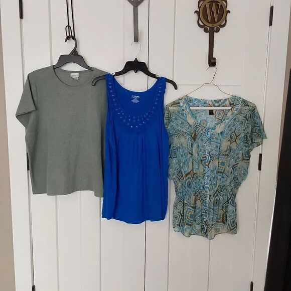 Three Top Bundle Size 18- 20 & Size 18 - Picture 1 of 12